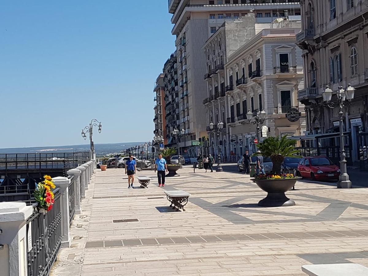 Philos - Appartements & Rooms Taranto Luaran gambar